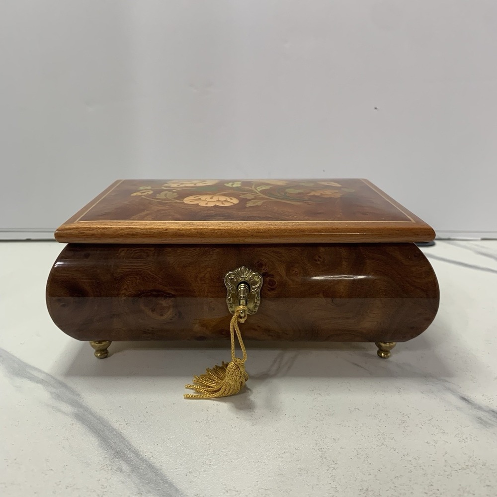 Sorrento Wood Veneer Music Jewelry Box w Key, Reuge Movement Memory